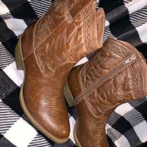 Coconuts by Matisse-Pistol Cowboy Boots